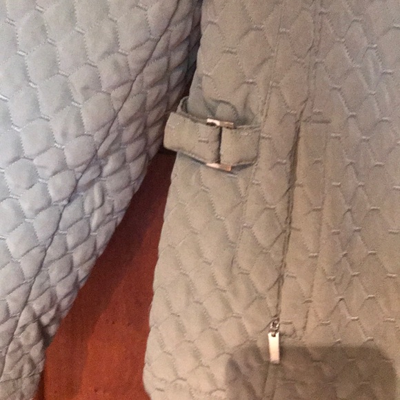 Gallery sage green quilted jacket - Picture 2 of 3